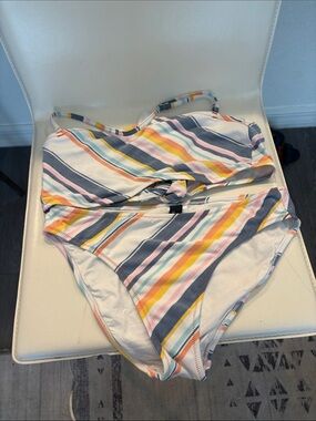 Sperry bathing suit never worn